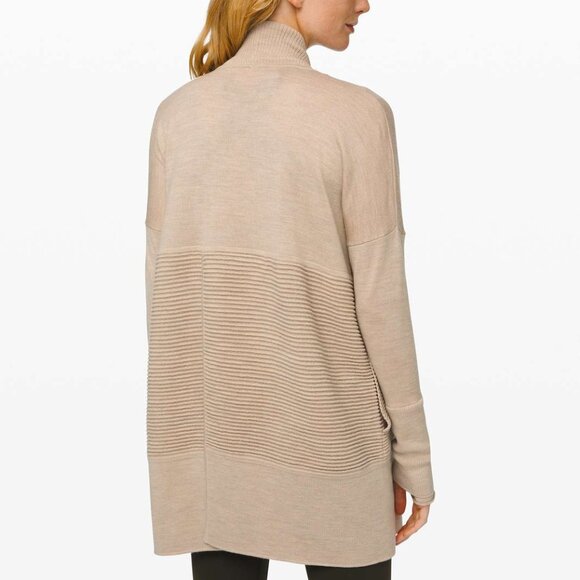 Lululemon Sit In Lotus Wrap II in Heathered Sandlot - Picture 2 of 13